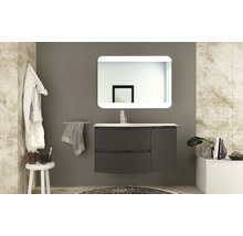 Modernes Badezimmer mit Unterschrank, Waschtisch, Spiegel mit Beleuchtung und Accessoires