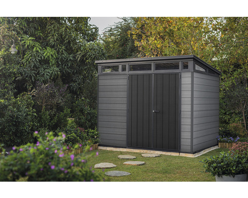 Gartenhaus im Garten mit Doppelter Tür und Oberlicht