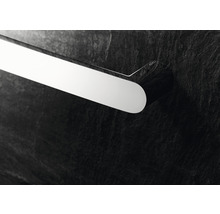 Keyco Logo Handtuchhalter an dunkler Wand