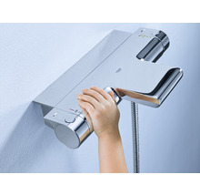 Grohe Thermostatarmatur mit Hand, installiert im Badezimmer