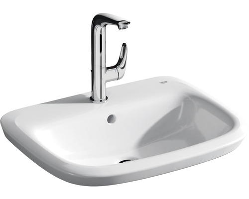 Waschtisch mit Armatur für das Badezimmer