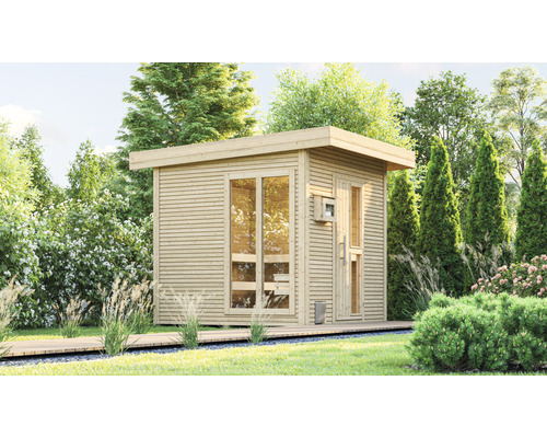 Garten mit einer modernen Holzsauna mit großen Fenstern und Holzboden