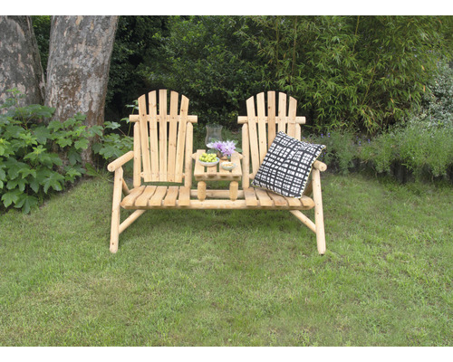 Doppelsitzbank aus Holz mit integriertem Tisch im Garten