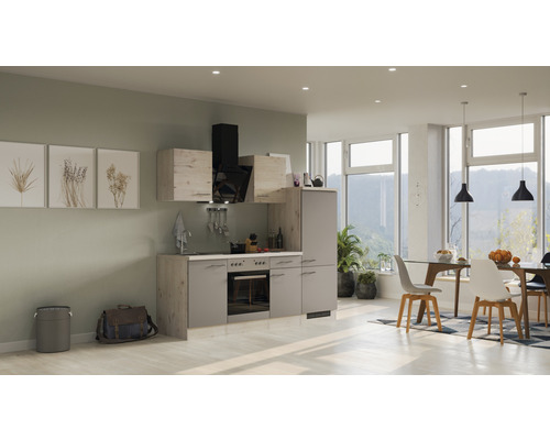 Moderne Küche mit Esstisch in einem hellen und geräumigen Wohnbereich