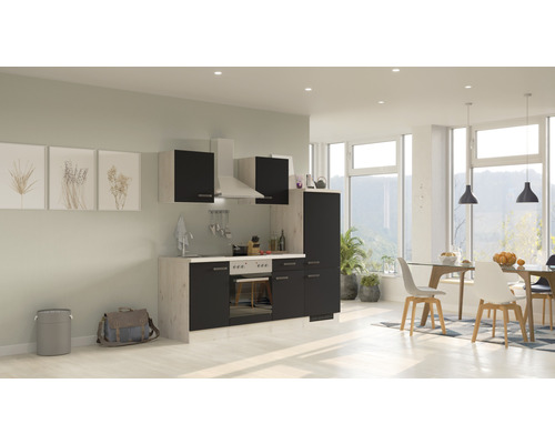 Helle Küche mit modernen Möbeln und Essecke