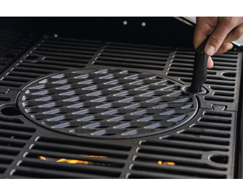 Grillrost mit herausnehmbarem Einsatz und Grillrostheber