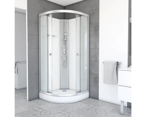 Dusche mit Schiebetüren im Badezimmer