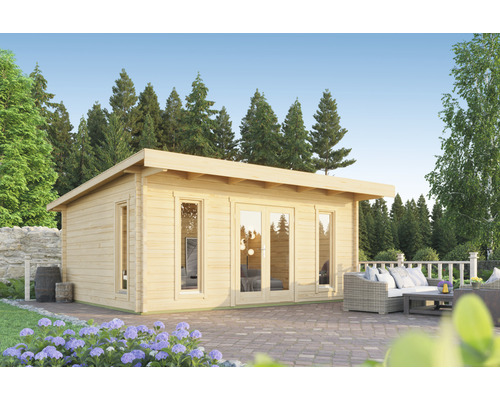 Holzgartenhaus mit Fenstern und Doppeltür auf einer Terrasse