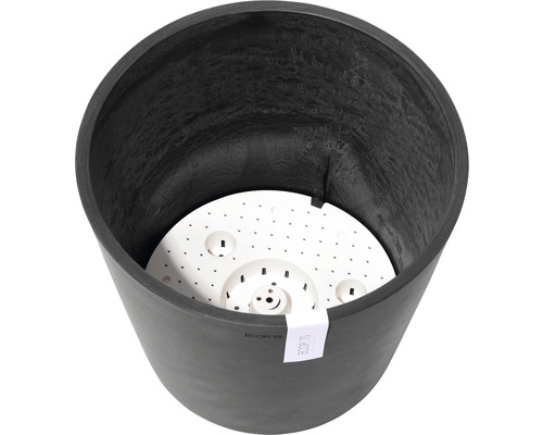 Blumentopf mit Bewässerungseinsatz für den Garten