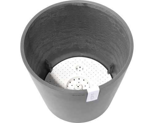 Blumentopf mit Bewässerungseinsatz