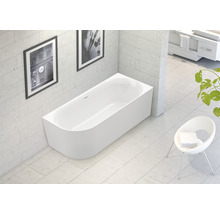Modernes Badezimmer mit freistehender Badewanne, Stuhl und Dekoration