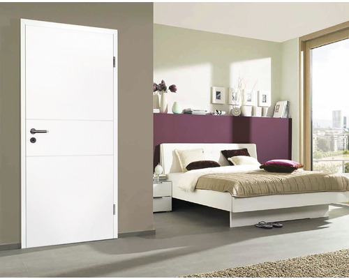 Weiße Innentür in einem Schlafzimmer