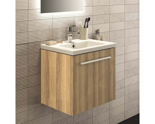 Waschtisch mit Holzdekor und weißem Waschbecken im Badezimmer