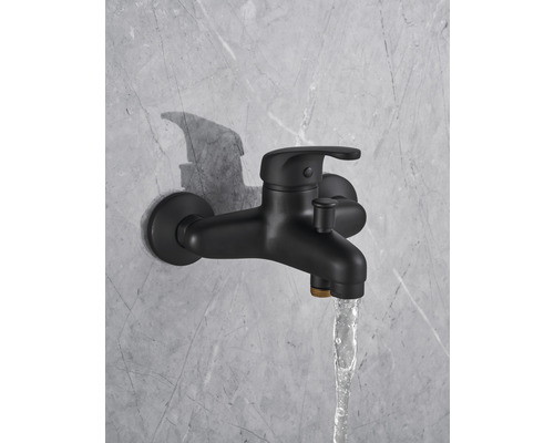 Wandarmatur für die Dusche mit Wasserstrahl