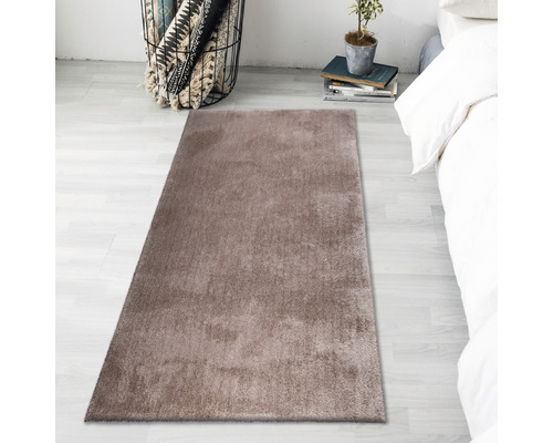 Rechteckiger Teppich im Schlafzimmer