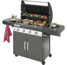 Gasgrill mit Grillgut auf dem Rost und Warmhalterost, Ablageflächen, Unterschrank und Rollen