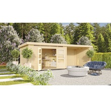 Holzgartenhaus mit geöffneten Türen und Büroeinrichtung im Garten