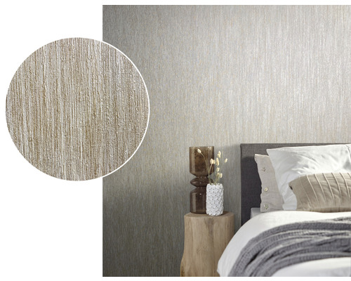 Schlafzimmer mit gemusterter Tapete