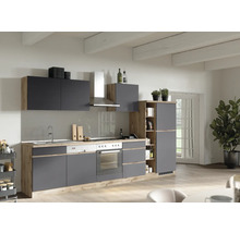 Helle Küche mit grauen Fronten und Holzelementen