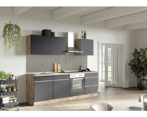 Moderne Küche mit Küchenschränken in Holzoptik und Dunstabzugshaube