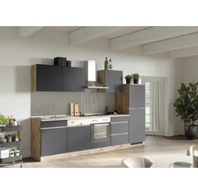 Moderne Küche in Grau und Holzoptik mit Spüle, Herd und Dunstabzugshaube