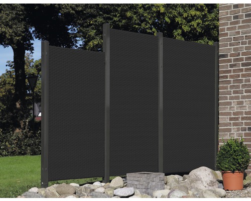 Dunkelgrauer Sichtschutzzaun im Garten