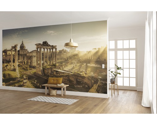Heller Raum mit einer Fototapete, die das Forum Romanum zeigt.
