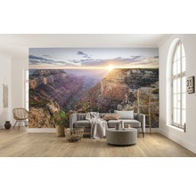 Wohnzimmer mit Fototapete Grand Canyon, Sofa und Dekoration