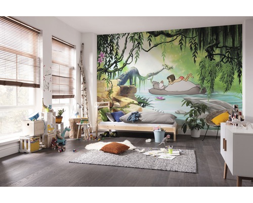 Kinderzimmer mit Dschungelbuch Wandbild, Bett, Teppich und Spielzeug