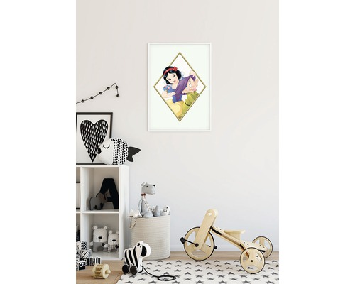 Kinderzimmer mit Schneewittchen und Zwerg Wandbild in weißem Rahmen