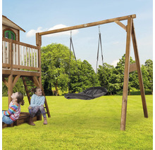 Holzschaukel mit Nestschaukel und zwei Kindern im Garten