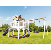 Spielplatz mit Schaukel, Rutsche, Sandkasten und Spielhaus aus Holz im Garten