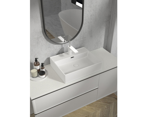 Modernes Badezimmer mit Aufsatzwaschbecken, Waschtischunterschrank und Spiegel