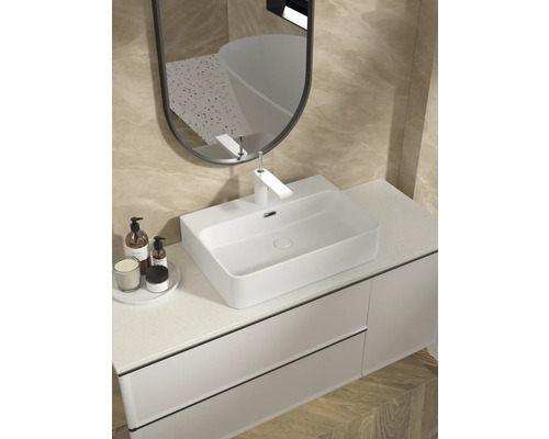 Badezimmerwaschtisch mit Waschbecken, Armatur und Spiegel