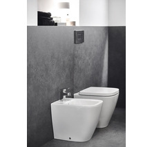 Bidet und Toilette in einem modernen Badezimmer