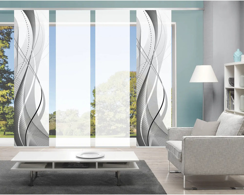 Wohnzimmer mit Schiebegardinen mit grafischem Design