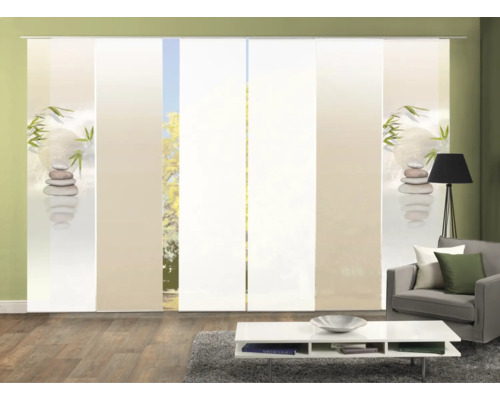 Wohnzimmer mit Schiebegardinen mit Steinmotiv