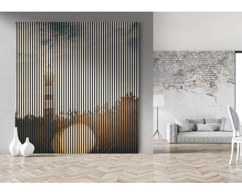 Wohnraum mit Akustikpaneel mit Leuchtturm-Motiv