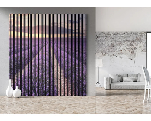 Wandpaneel mit Lavendelfeld Motiv im modernen Wohnraum