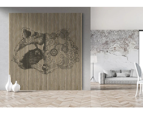 Wohnraum mit Holzpaneel mit Bärenmotiv