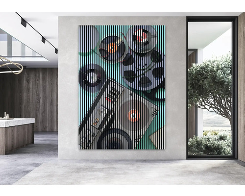 Dekoratives Wandbild mit Musikmotiven in einem modernen Wohnraum.