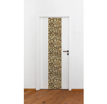 Weiße Innentür mit Holzscheiben-Dekor