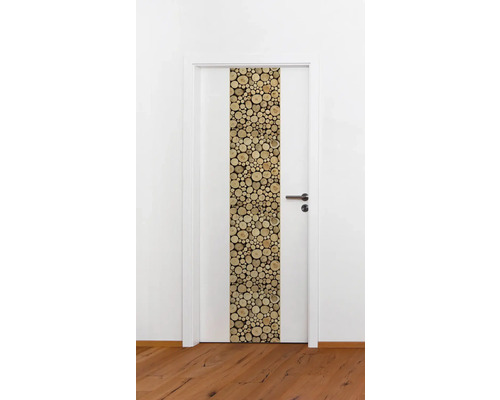 Weiße Innentür mit Holzscheiben-Dekor