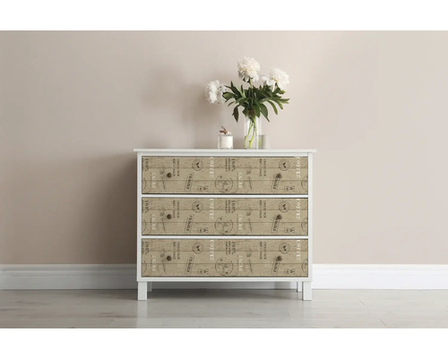 Kommode mit drei Schubladen und Dekor