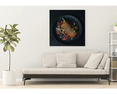 Dekoratives Wandbild mit Speisenmotiv über einem Sofa