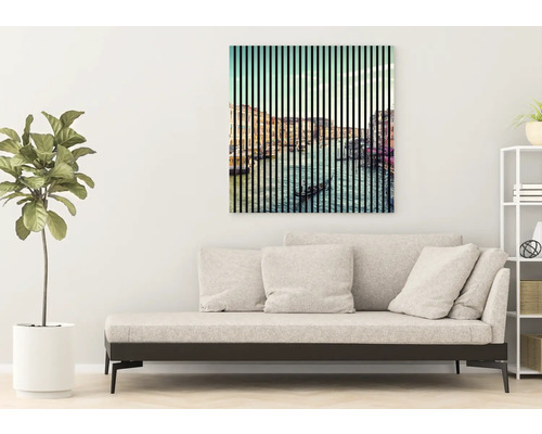 Dekoratives Leinwandbild mit Gondelmotiv im Wohnzimmer