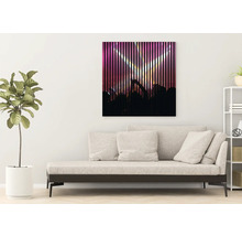 Dekoratives Wandbild mit Konzertmotiv über einem Sofa