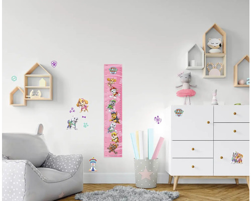 Kinderzimmer mit Paw Patrol Wandtattoo, Messlatte und Möbeln
