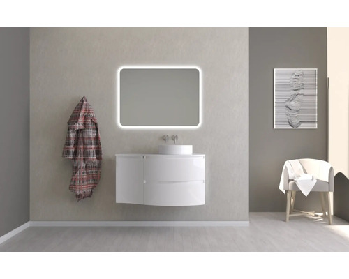 Badezimmer mit Waschtischunterschrank, Spiegel mit Beleuchtung und Stuhl