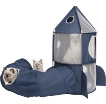Katzenhaus in Raketenform mit Tunnel und drei Katzen